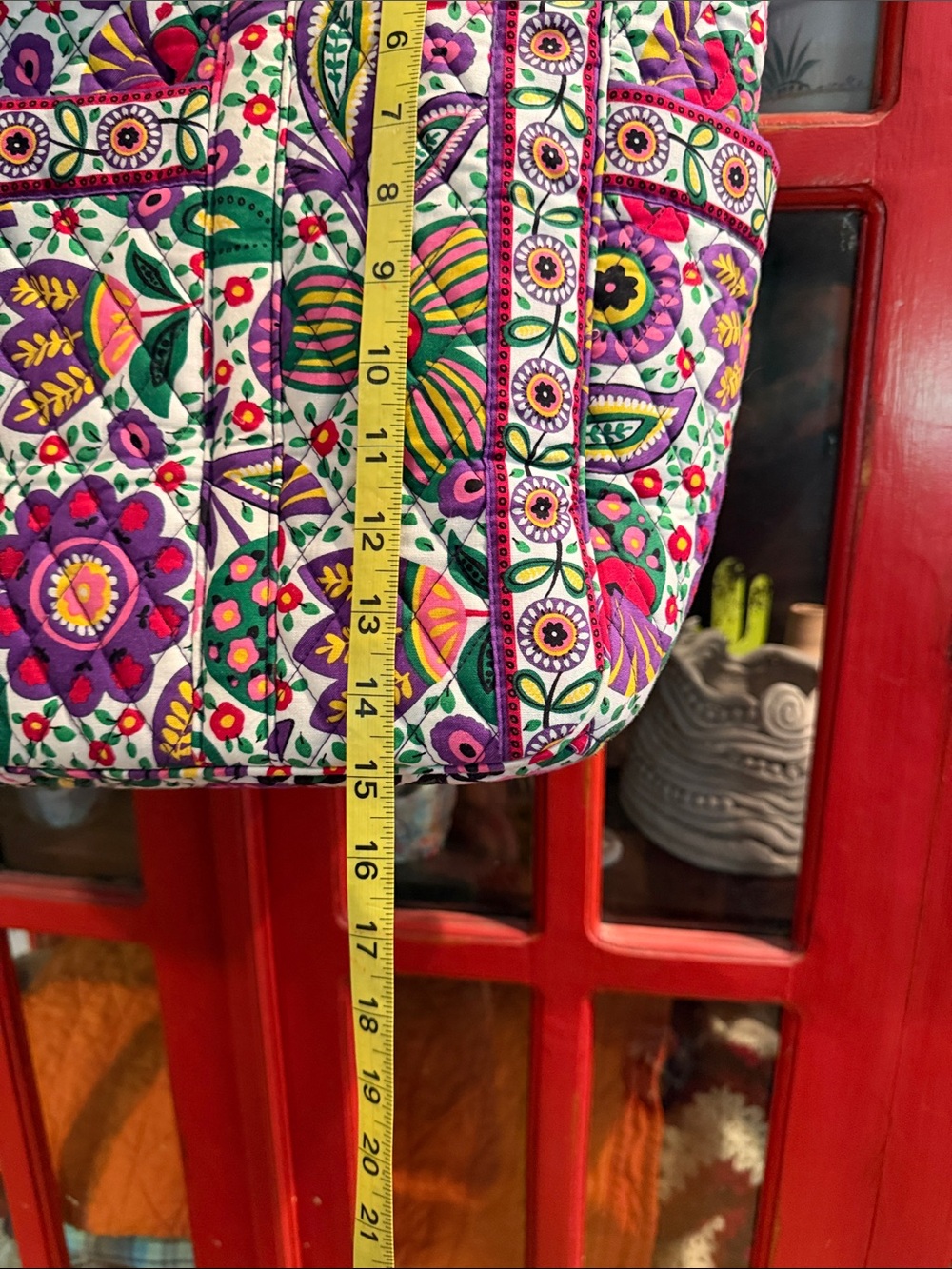 VERA BRADLEY Get Carried Away Extra Large Tote in Viva La Vera Pattern - Picture 8 of 11